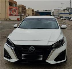 نيسان ألتيما